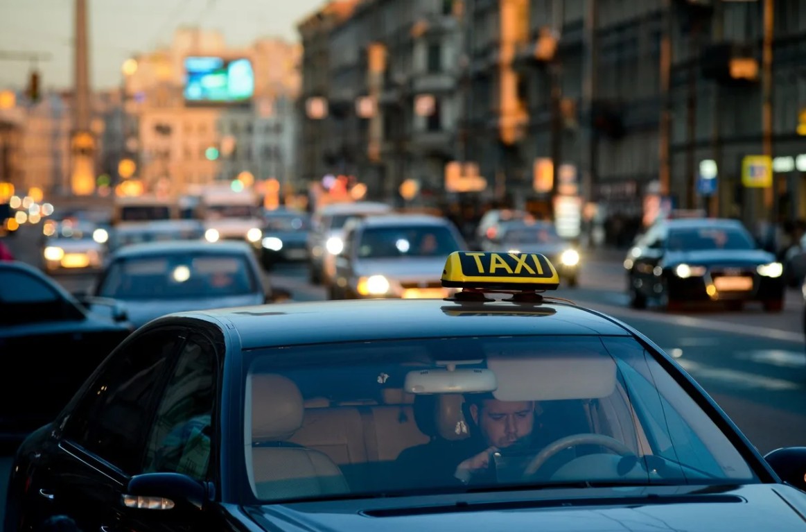 Удобство заказа такси в Санкт-Петербурге